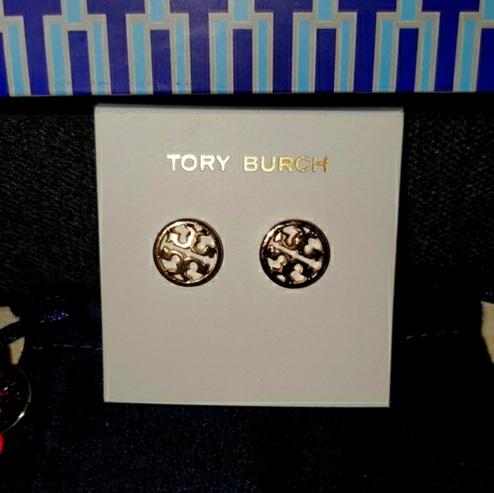 Tory Burch Earrings Circle T logo - Picture 4 of 12